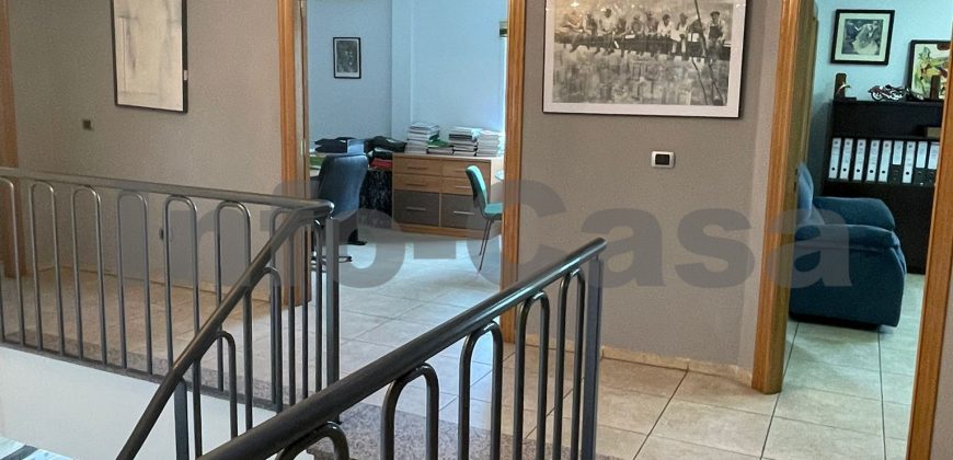 Venta de nave con oficinas