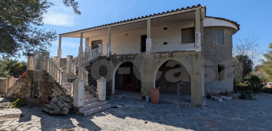 Venta de suelo con construcción